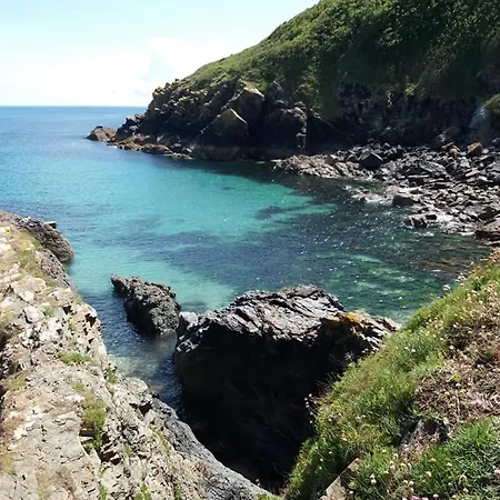 Cove 4* Cadgwith