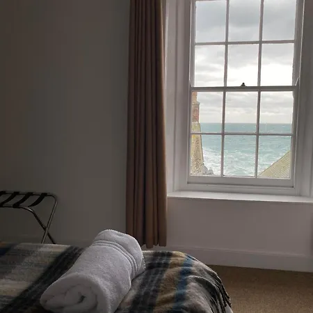 Inn Cove Cadgwith