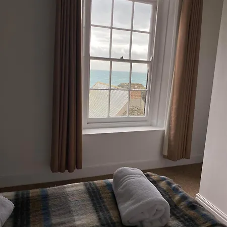 Inn Cove 4*